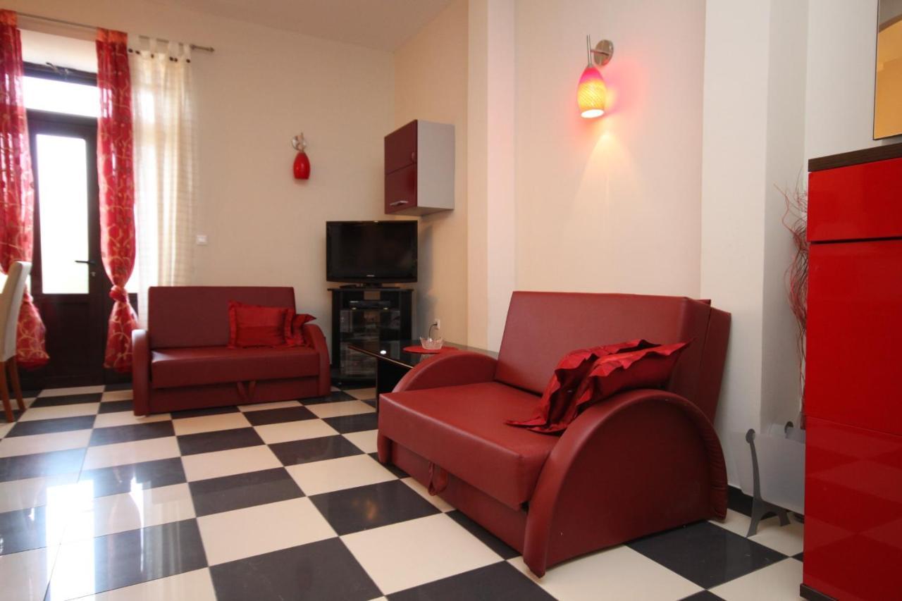 Apartments By The Sea Podgora, Makarska - 6713 Екстериор снимка